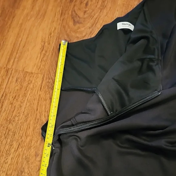 Showpo Black One Shoulder Gown Dress With Statement Bow & High Slit Size 8 - Picture 11 of 15